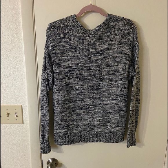 Roxy grey sweater size medium - Picture 3 of 3